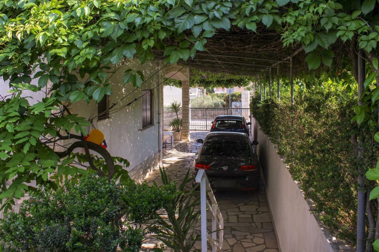 Apartments Hrabar Trogir Exterior photo